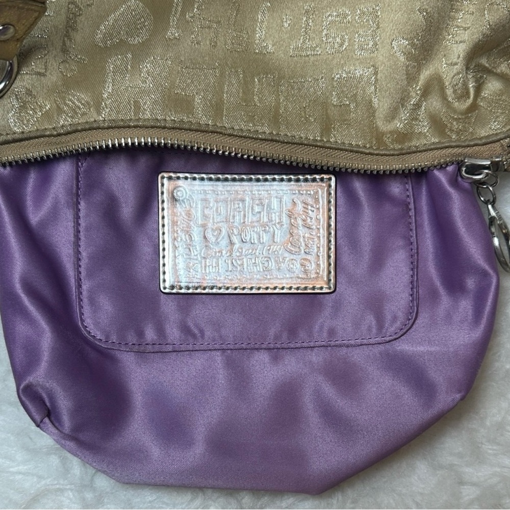 Coach Poppy Storypatch - Picture 13 of 16